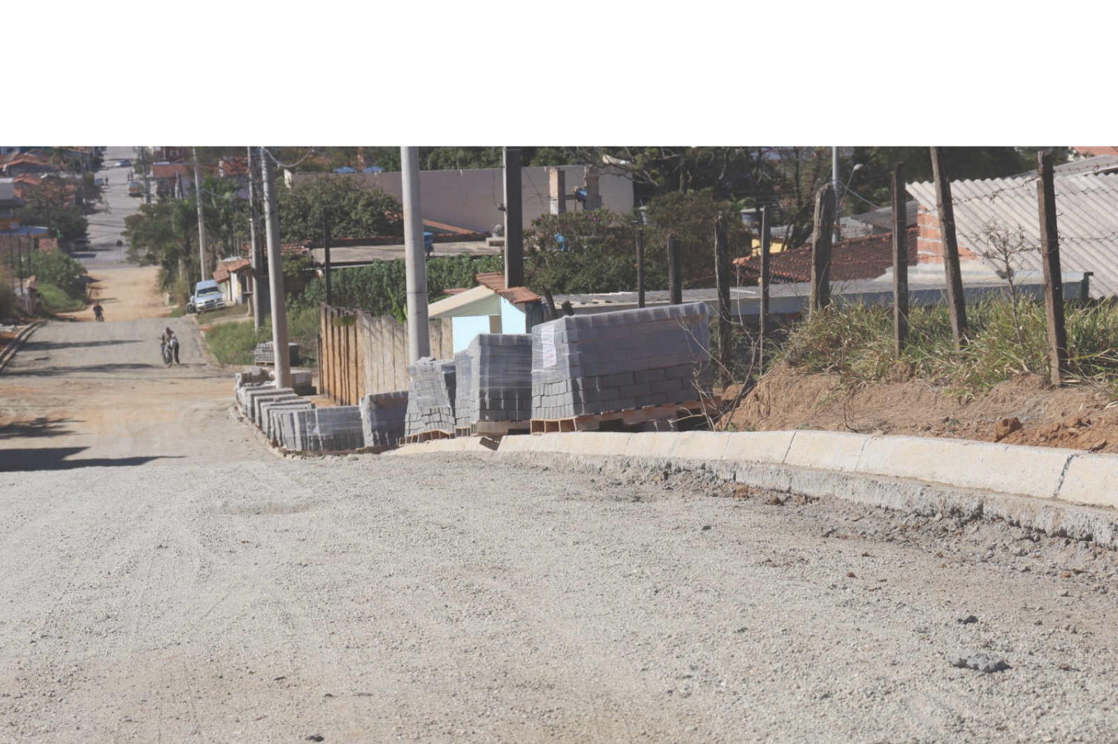 Vereadora requer informações sobre as obras de pavimentação na parte alta do Chácaras Agrícolas
